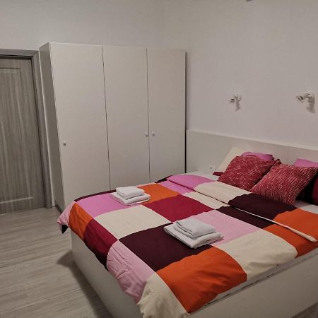 Old Town Bar Apartments On Street Tonitza Bukareszt Zewnętrze zdjęcie